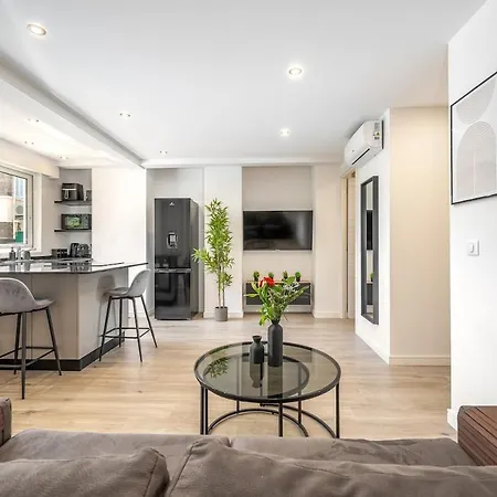 2br, 2 Bath, Ac Walk To Beaches & Center *