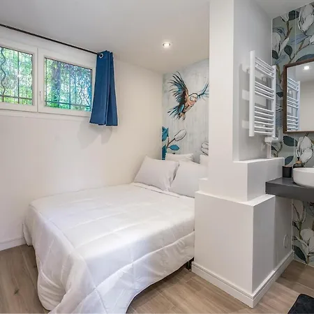 2br, 2 Bath, Ac Walk To Beaches & Center * 칸느