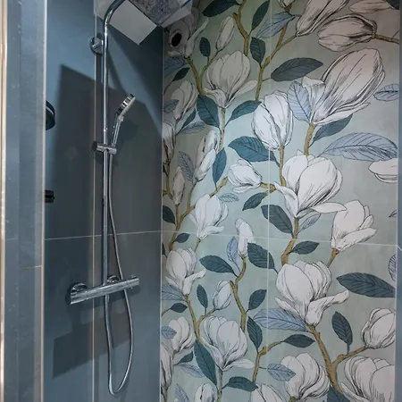 2br, 2 Bath, Ac Walk To Beaches & Center * 칸느