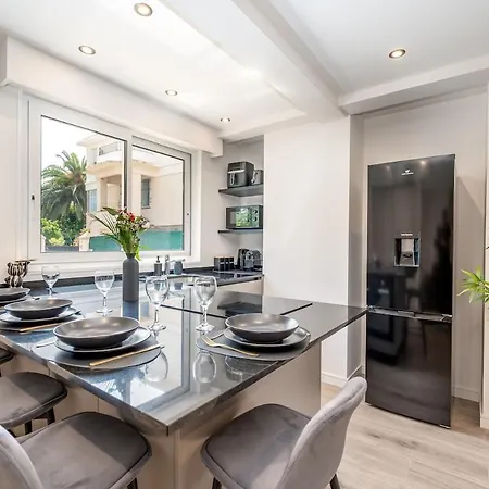 2br, 2 Bath, Ac Walk To Beaches & Center 칸느